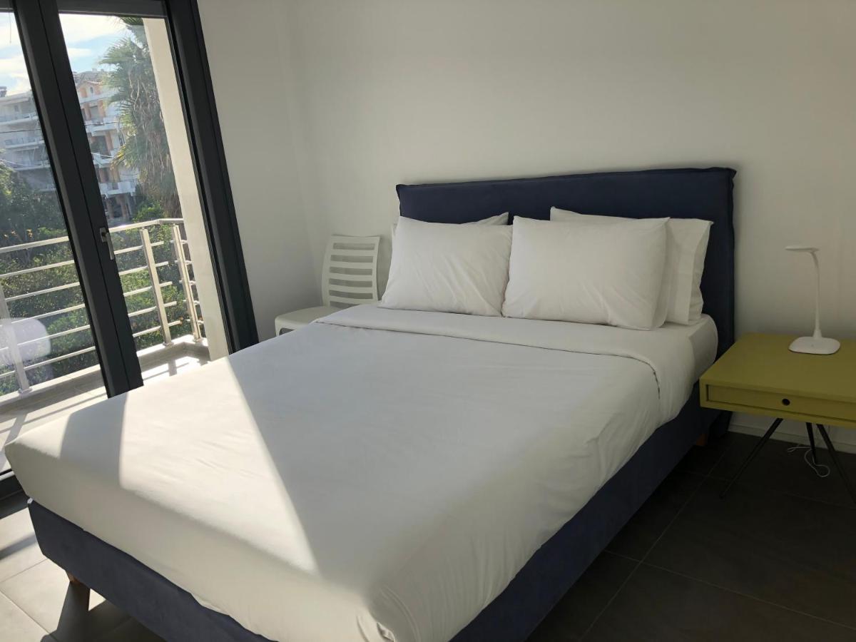 Elion Luxury Apartments Kalamata Bagian luar foto