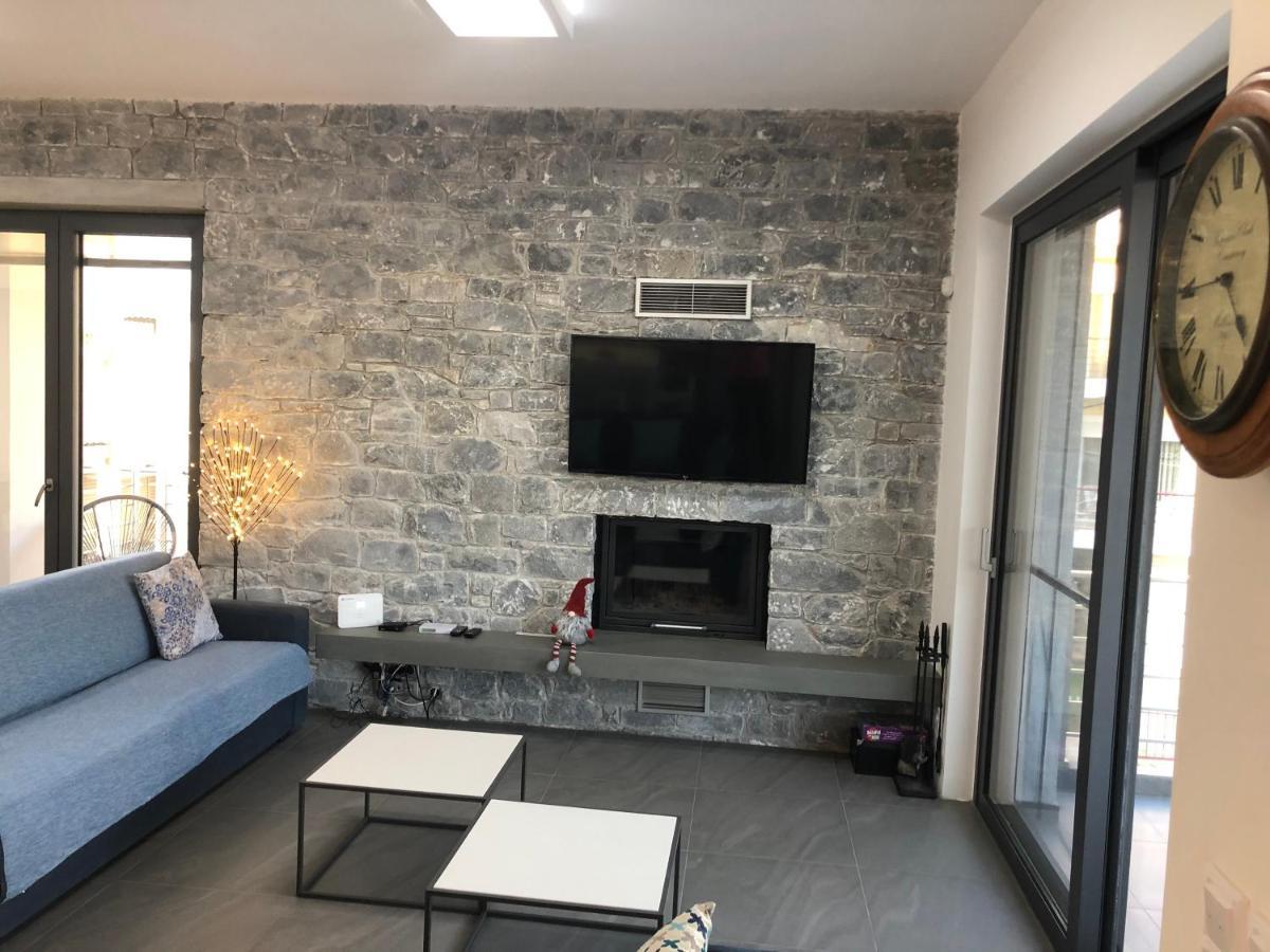 Elion Luxury Apartments Kalamata Bagian luar foto